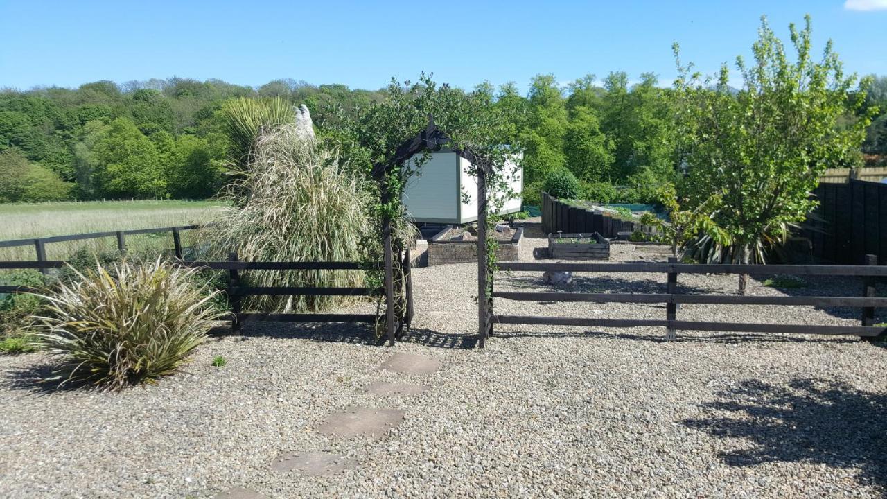 Sheepwash Shepherds Hut Hotel Bebside Exterior photo